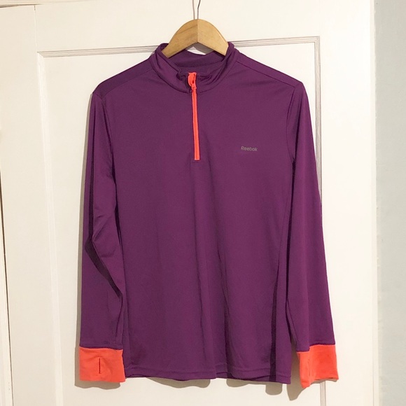 Reebok Pullover ❤️❤️ - Picture 2 of 6